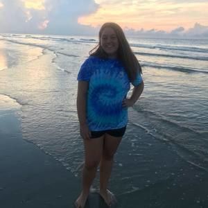 Meet your Posher, Chloe